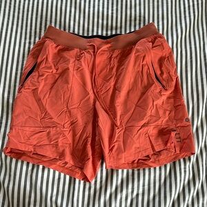 Large Men’s Lululemon Short - LTT